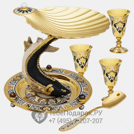 Икорница Белуга и три рюмки